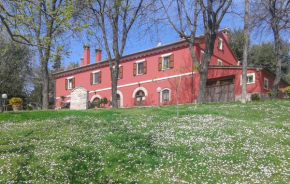 4 Bedroom Stunning Home In Serrungarina